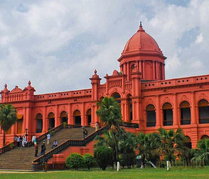 Ahsan Manzil, Dhaka, showcasing the pink palace that was the residence of the Nawabs of Dhaka, now a museum.