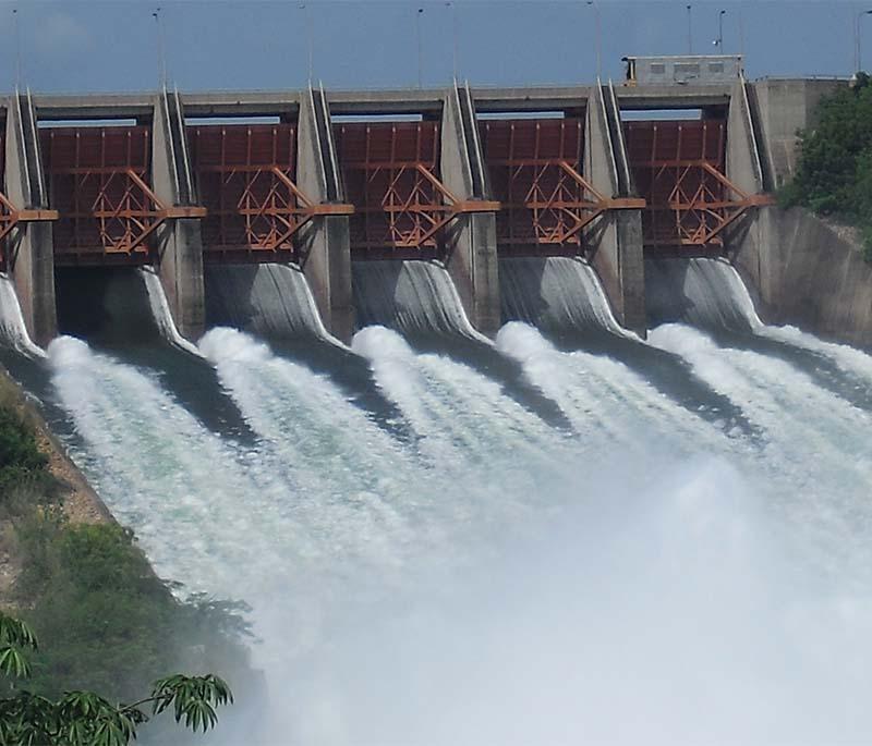 Akosombo Dam, a hydroelectric dam on the Volta River, creating Lake Volta and offering tours of the engineering feat.