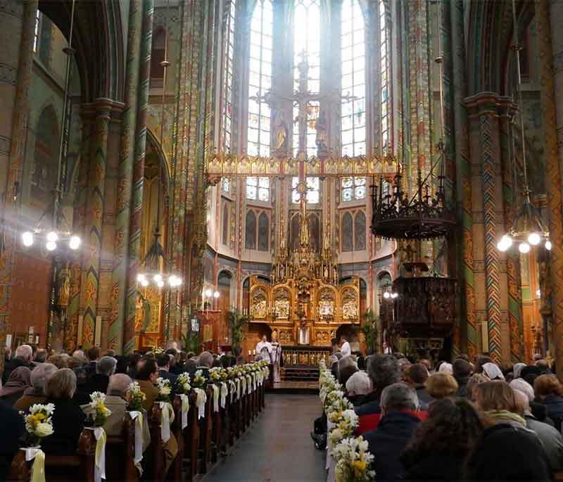 Basilica of Saint Willibrord: Visit a magnificent historic basilica with stunning architectural details and art.