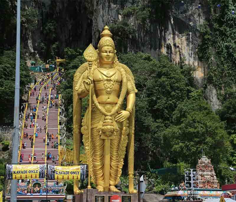 Batu Caves, Selangor: Stunning limestone complex with vibrant Hindu temples, offering a rich historical experience.