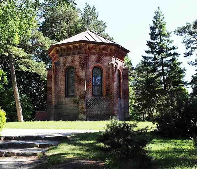 Birute's Hill: Historic site in Palanga with pagan rituals and legends, offering scenic views of the Baltic Sea.