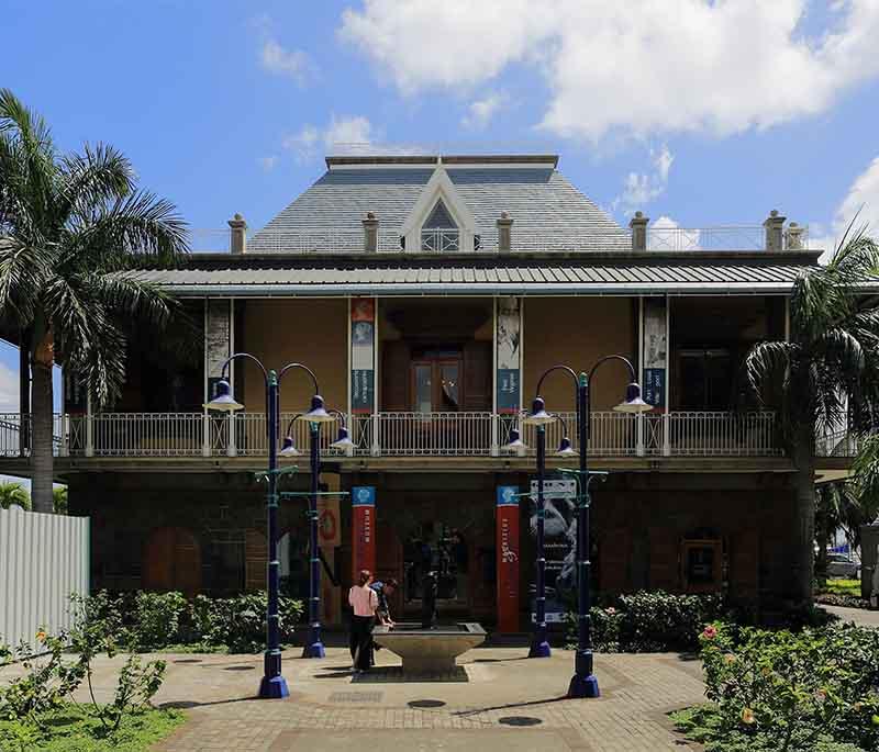 Blue Penny Museum - Home to the rare Blue Penny stamp, this museum delves into the art and history of Mauritius.