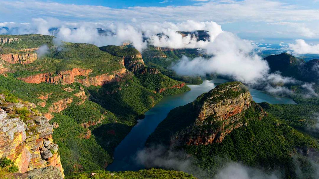 Blyde River Canyon Nature Reserve: Scenic reserve with dramatic landscapes, waterfalls, and rich wildlife in South Africa.