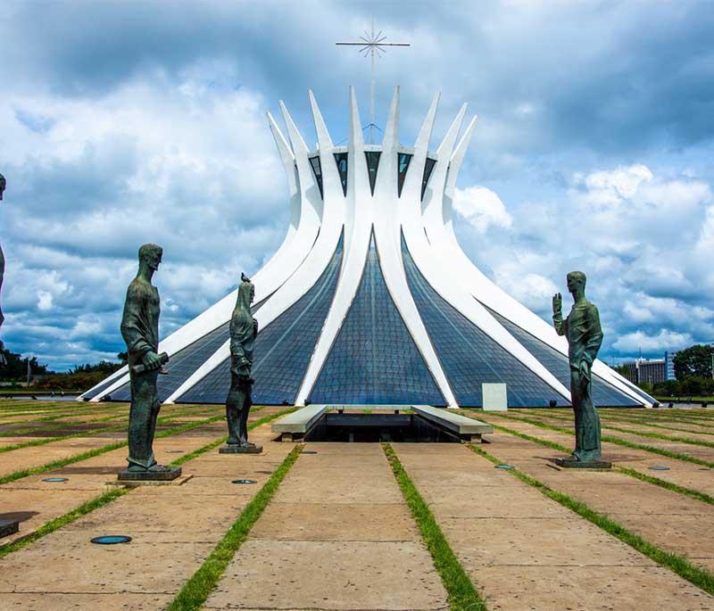 Brasília's Modernist Architecture, featuring unique and innovative designs by Oscar Niemeyer in Brazil's capital.