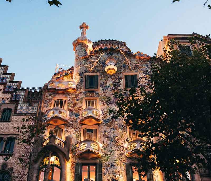 Casa Batllo (Barcelona) - A renowned modernist building designed by Antoni Gaudí, known for unique architecture and facade.