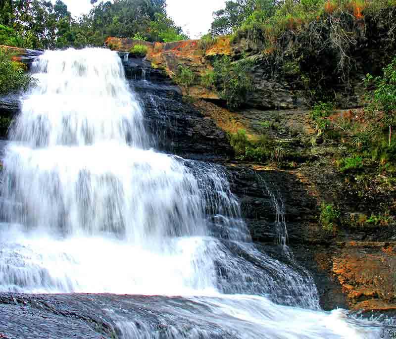 Cascada La Periquera, a series of beautiful waterfalls near Villa de Leyva, known for their scenic beauty and hiking trails.