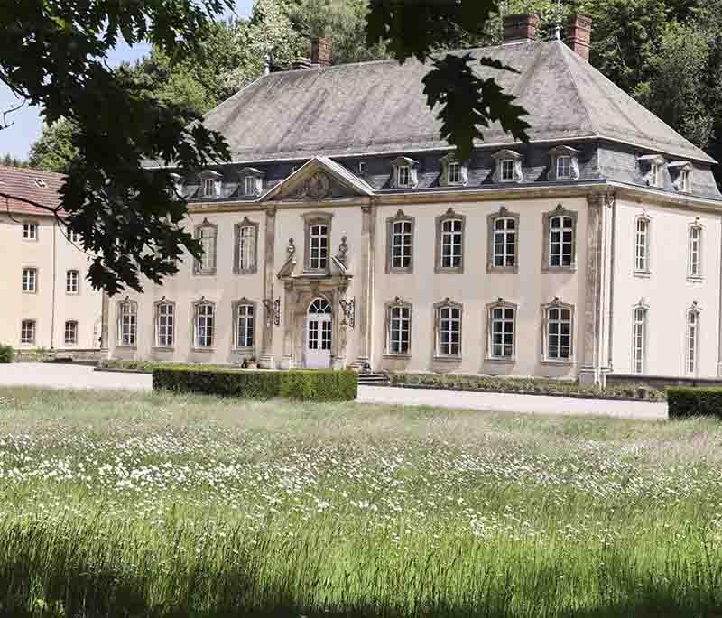 Château de Septfontaines: A historic castle near Luxembourg City, known for elegant architecture and scenic surroundings.