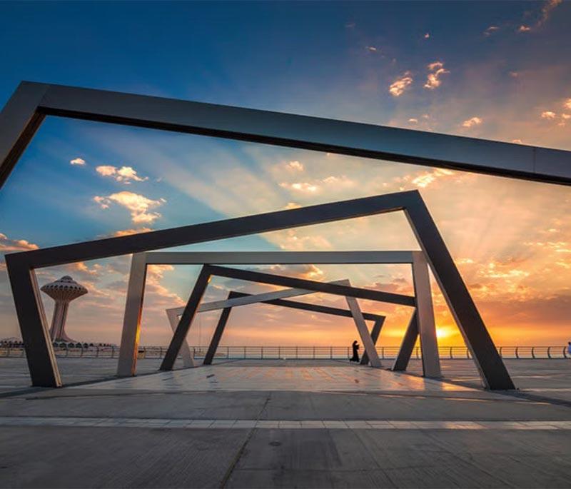 Dammam Corniche - Eastern Province - A waterfront area with parks, beaches, recreational facilities along the Arabian Gulf.