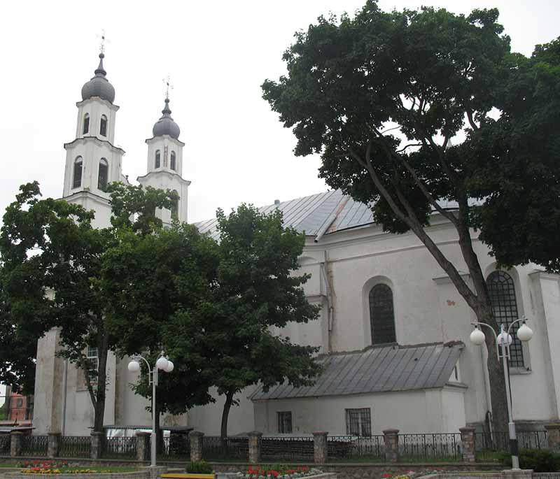 Dzyatlava, home to Dzyatlava Castle, showcasing a blend of historical and architectural significance.