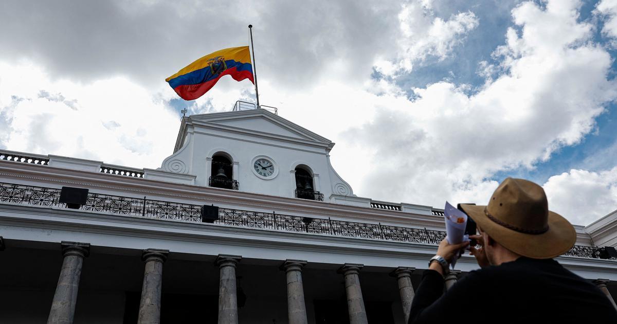 Ecuador: Halts visa-free entry for Chinese citizens due to revised immigration policies and security concerns.