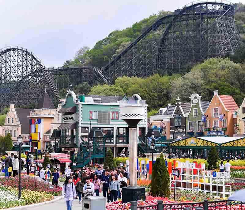 Everland Theme Park, Yongin - South Korea's largest theme park, offering a variety of rides, attractions, and entertainment.