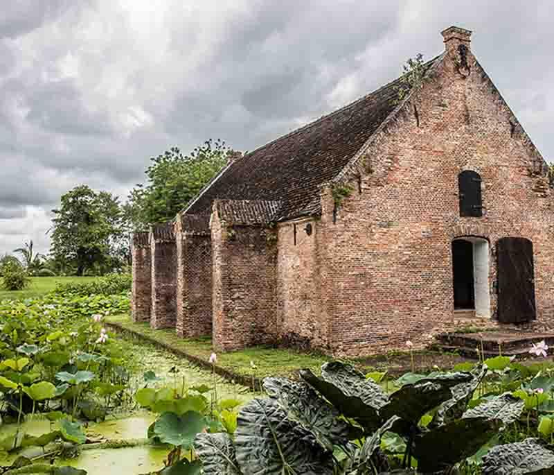 Fort Nieuw Amsterdam - An 18th-century fortress turned museum, showcasing Suriname's colonial history.