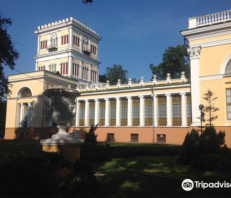 Gomel Palace and Park Ensemble, highlighting the grand palace and its surrounding landscaped park with scenic beauty.