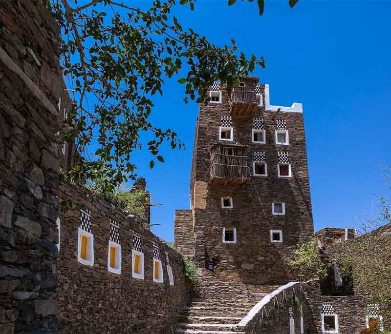 Heritage Village, Abu Dhabi: Learn about traditional Emirati culture and crafts at this reconstructed village.