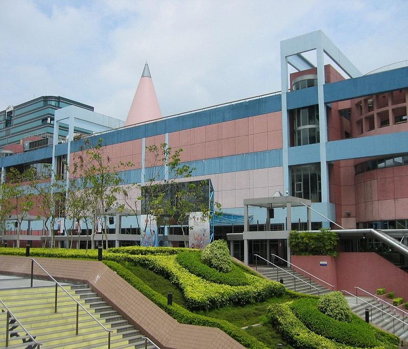 Hong Kong Science Museum, an interactive museum with exciting exhibits on science, technology, and innovation.