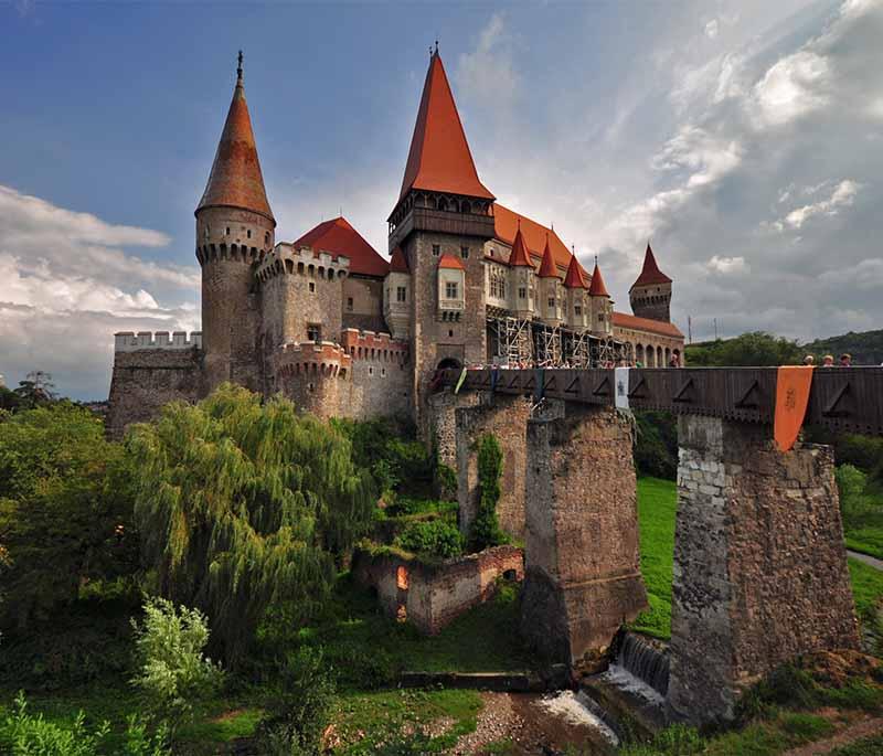 Hunedoara Castle (Corvin Castle) - Impressive Gothic-Renaissance castle known for striking architecture and history.