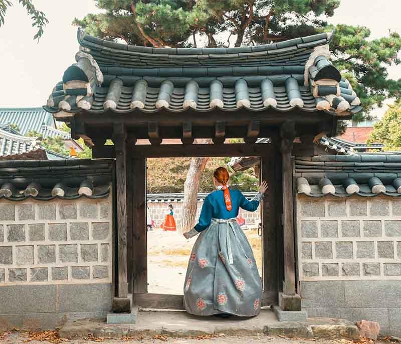 Jeonju Hanok Village, Jeonju - A village known for hanok houses, cultural heritage, traditional cuisine, vibrant festivals.