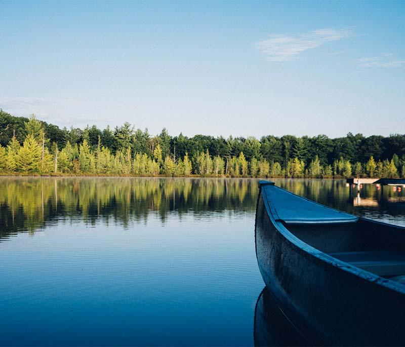 Koggala Lake - A large lake known for its scenic beauty, birdlife, boat tours, and tranquil surroundings.