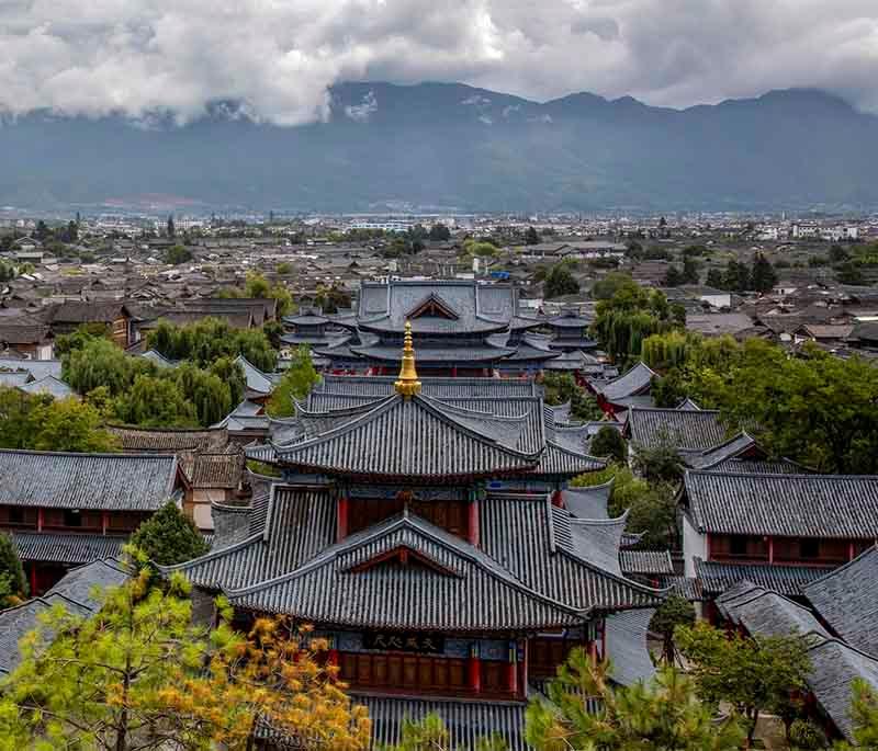 Lijiang Ancient Town in Yunnan is a UNESCO World Heritage site with a well-preserved ancient culture and architecture.