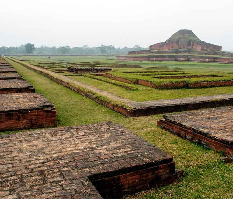 Paharpur (Sompur Vihara), highlighting the UNESCO World Heritage site with the remains of a massive Buddhist monastery.