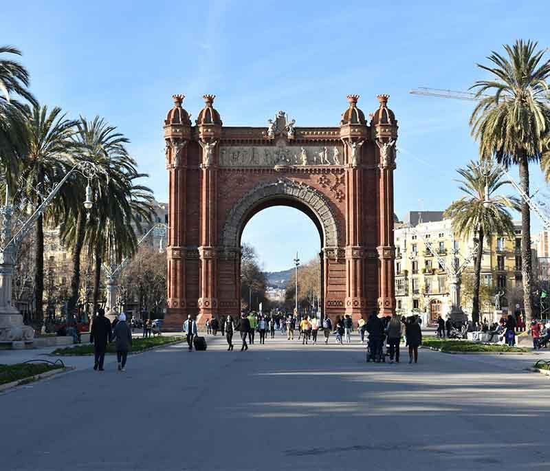 Park of the Ciutadella (Barcelona) - A large park in Barcelona, featuring gardens, a zoo, museums, and a picturesque lake.