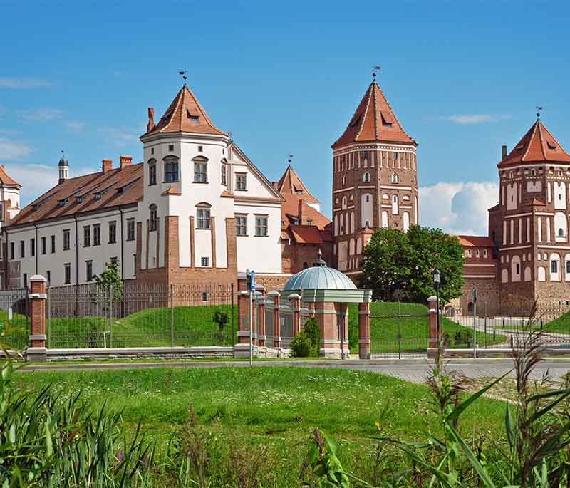Rakaw, highlighting Rakaw Castle, a historical site with medieval roots, cultural heritage, and scenic surroundings.