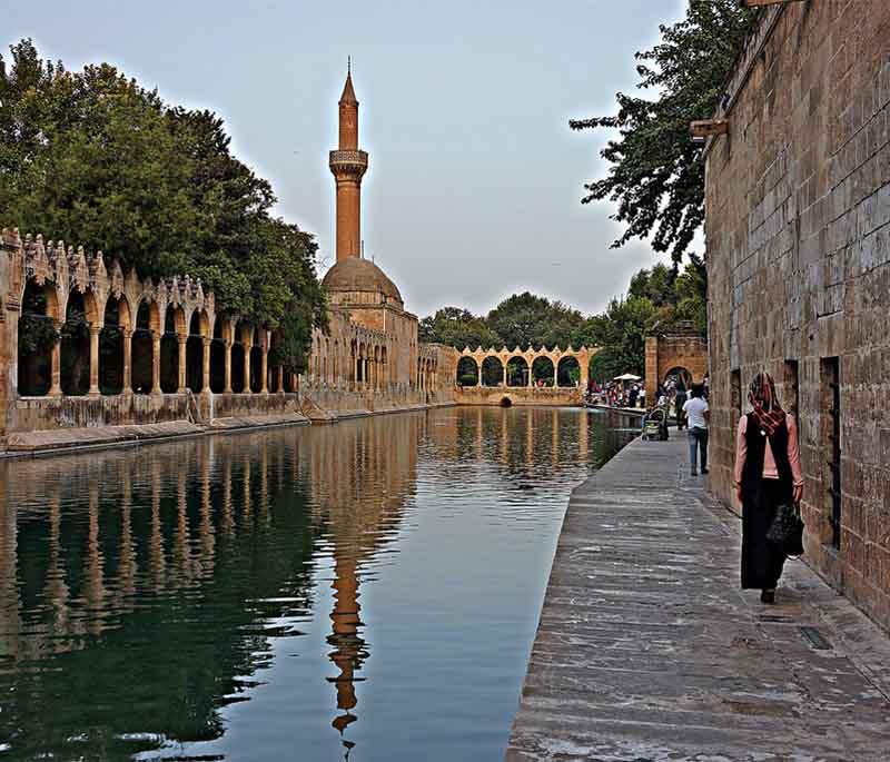 Şanlıurfa - A city with a rich history, known for the Pool of Abraham, ancient ruins, and religious significance.