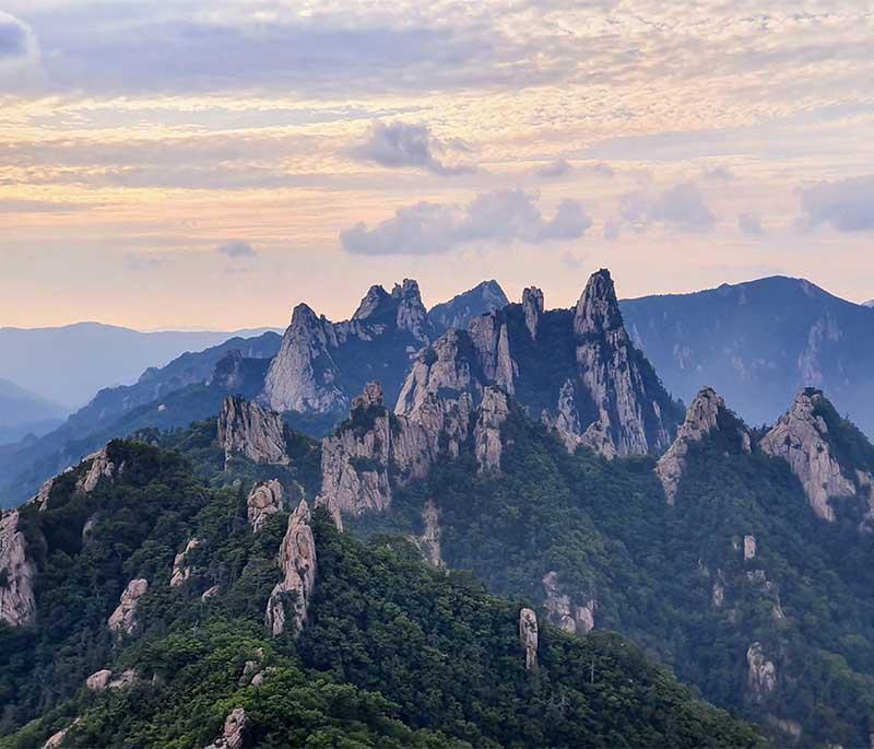 Seoraksan National Park, Sokcho - A stunning park known for dramatic mountains, hiking trails, and diverse flora and fauna.