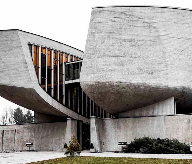 Slovak National Museum - A cultural institution showcasing Slovakia's history, culture, natural heritage through exhibits.