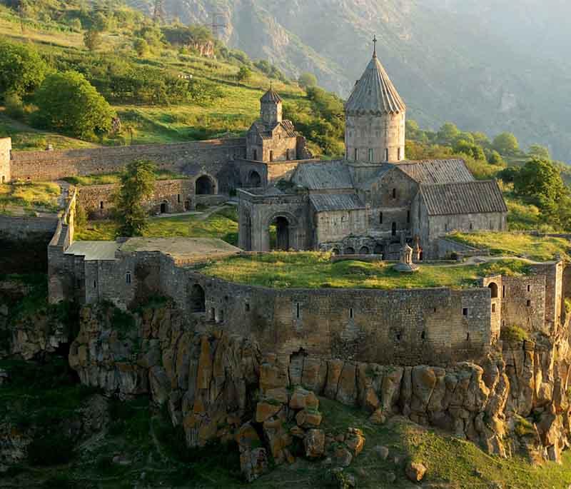 Khor Virap, presenting the monastery near the Turkish border with Mount Ararat in the backdrop, offering history.