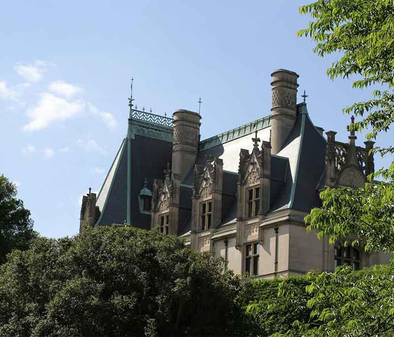 Biltmore Estate: Historic mansion, the largest privately-owned home in the US, known for gardens and winery.