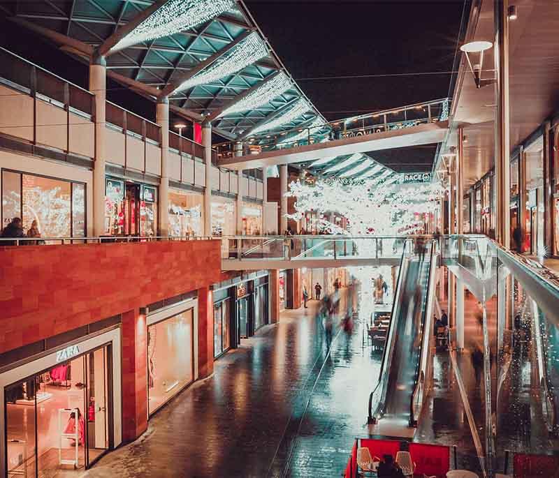 The Mall of America: Largest US shopping mall with numerous shops, restaurants, and exciting attractions.