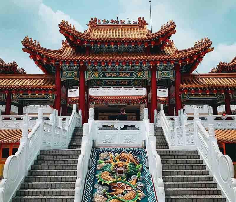 Thean Hou Temple in Kuala Lumpur is a beautiful six-tiered temple representing traditional Chinese architecture.