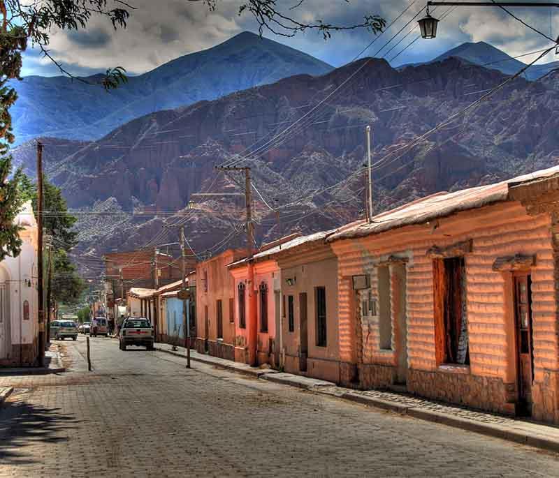 Tilcara, Jujuy: Historic site with ancient ruins and a surrounding desert landscape, showcasing pre-Hispanic cultures.