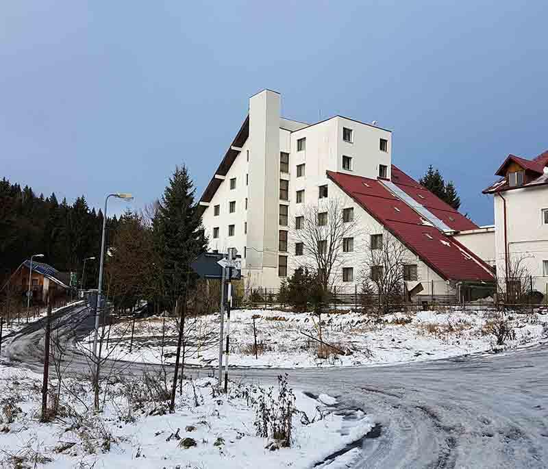 Valea Prahovei - A scenic valley in the Carpathian Mountains, popular for hiking, skiing, and picturesque landscapes.