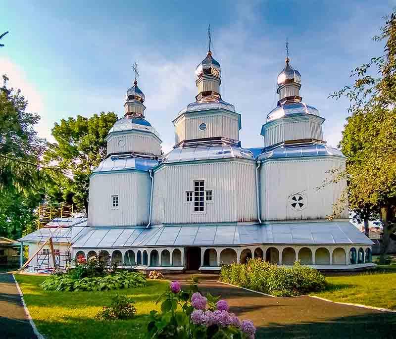 Vinnytsia - Home to the famous multimedia fountain Roshen, a spectacular water and light show on the Southern Bug River.