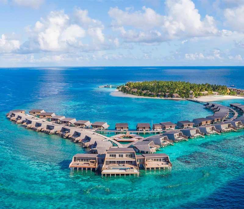 Vommuli Island: Luxury resort, distinctive architecture, elite amenities, ideal for discerning travelers.