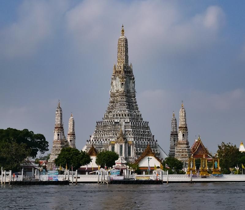 Wat Arun Ratchawararam Ratchawaramahawihan, Bangkok - Riverside temple with stunning spires and artwork.