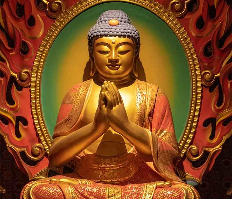 Wat Traimit (Temple of the Golden Buddha), Bangkok - A temple housing the world's largest solid gold Buddha statue.