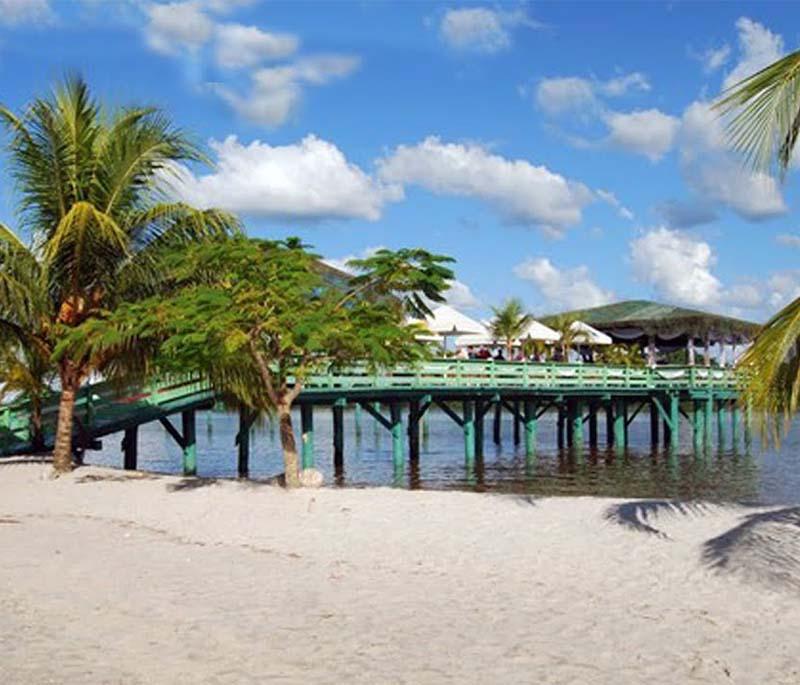 White Beach (Witagron) - A popular recreational area with sandy beaches and facilities for water sports.